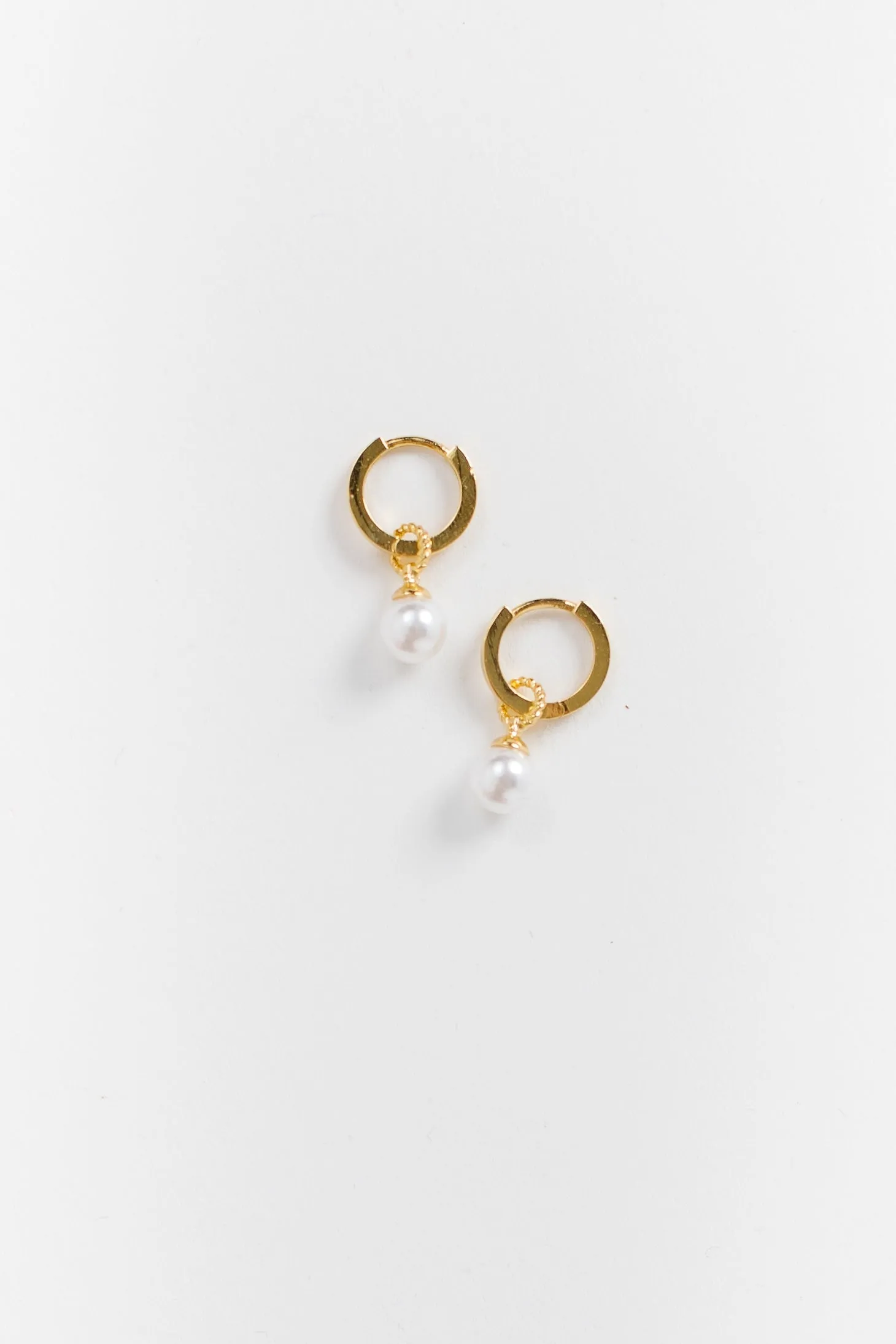 Cove Drop Pearl Huggies