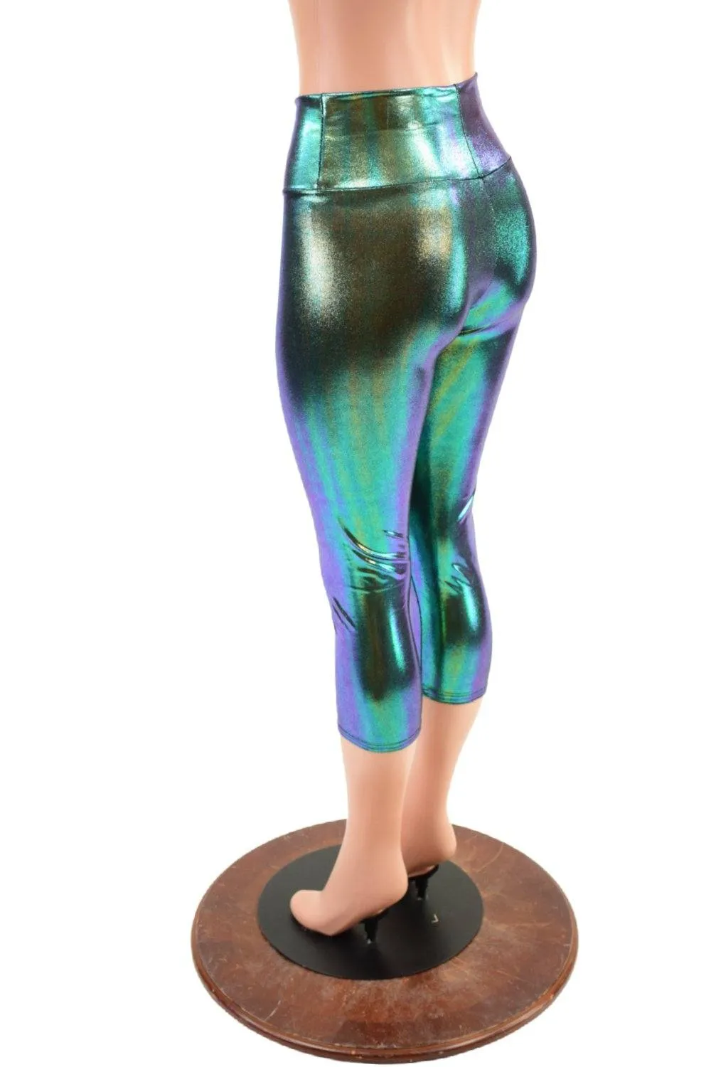 High Waist Capri Leggings in Scarab
