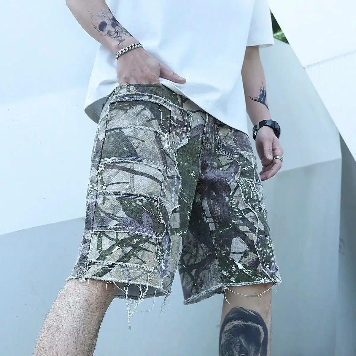 Hnzxzm Men's Graffiti Ripped Short Jeans Summer New Fashion Casual Slim Big Hole Retro Style Denim Shorts Male Brand Clothes