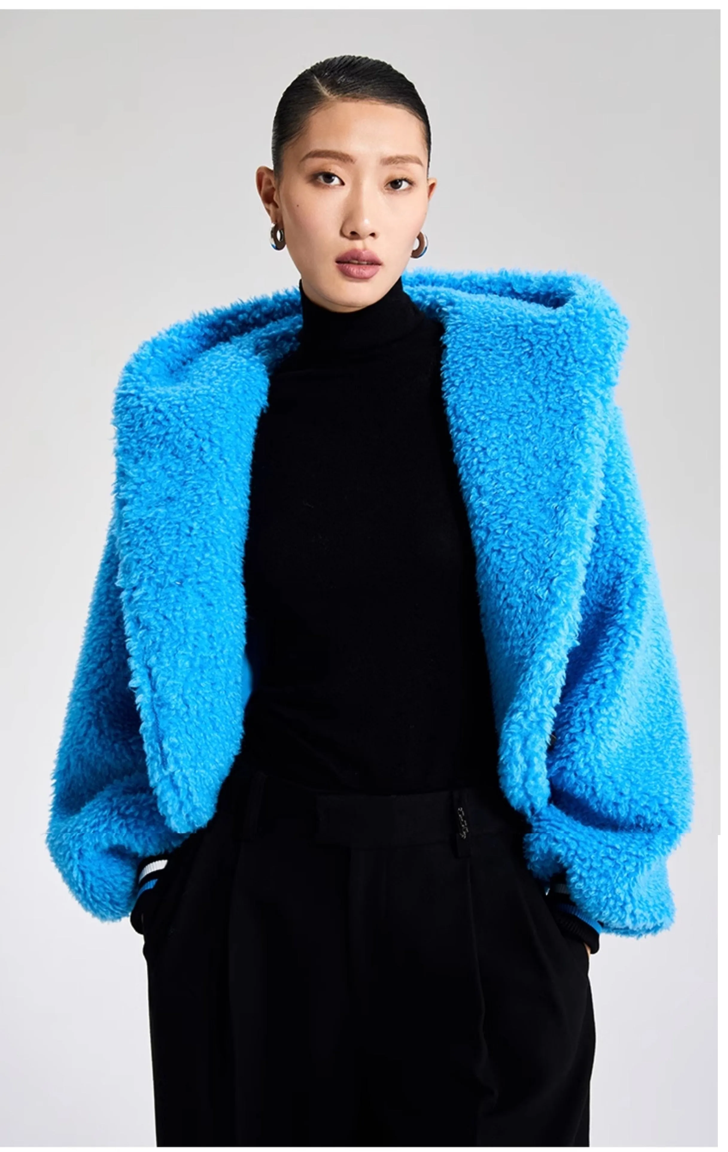 LEDI W croped winter faux lambwool blue fuzz coat - Llege