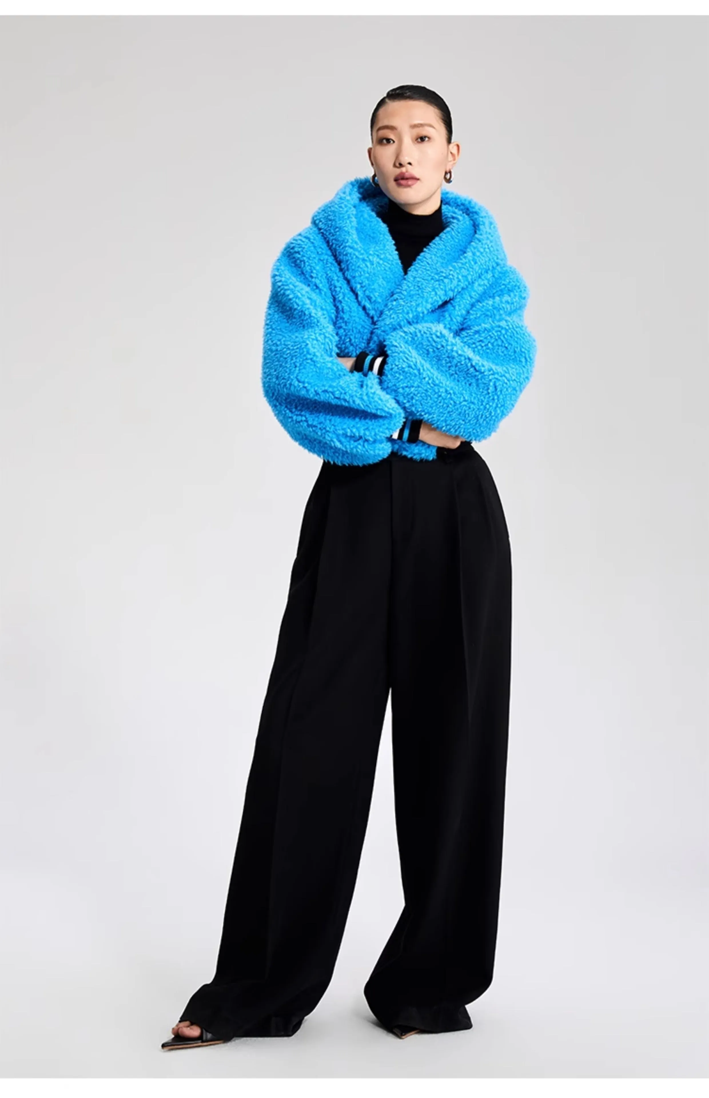 LEDI W croped winter faux lambwool blue fuzz coat - Llege