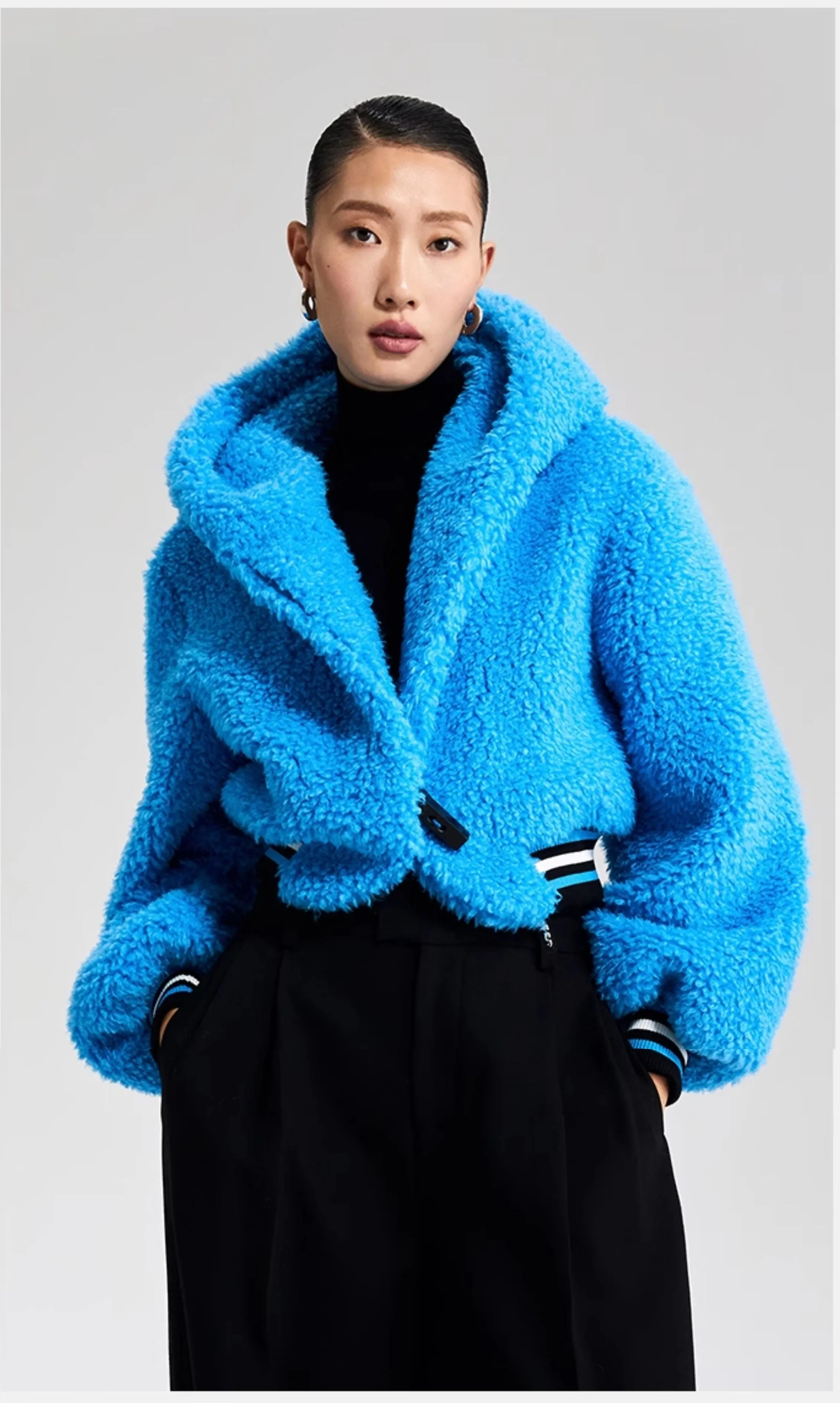 LEDI W croped winter faux lambwool blue fuzz coat - Llege